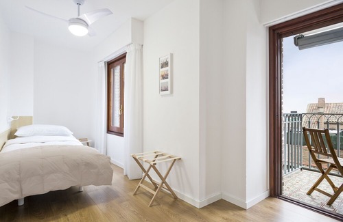 Zaragoza Old Town Apartment | Apartment with views in historical centre