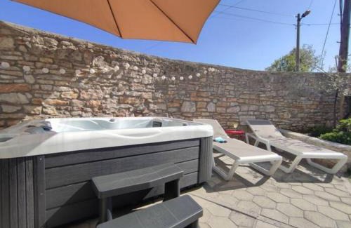 Banki Apartment | Apartment with Whirlpool and BBQ near Poreč