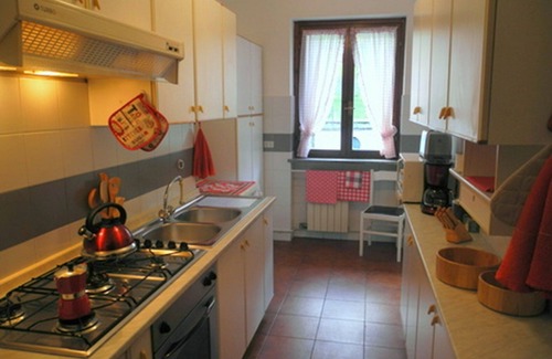 Carciano Apartment | Apartment with Wifi, residential area, the peaceful and flowering of Stresa