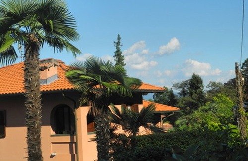Carciano Apartment | Apartment with Wifi, residential area, the peaceful and flowering of Stresa