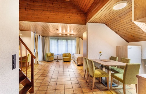 Assinghausen Apartment | Apartment 'Wohnung 2' with Shared Terrace, Shared Garden and Wi-Fi