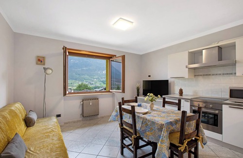 Saint Maurice Apartment | Apartment 'Yellow Apartment' with Mountain View and Balcony