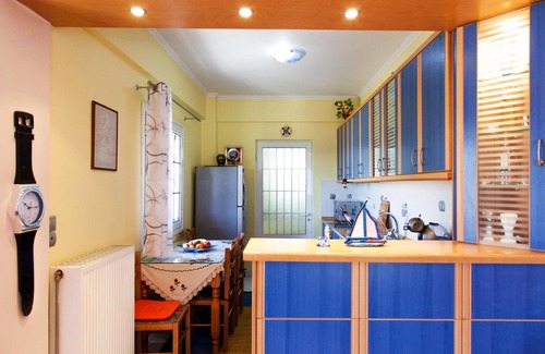 Sivros Apartment | Apartment 'Zois' with Private Terrace, Wi-Fi and Air Conditioning