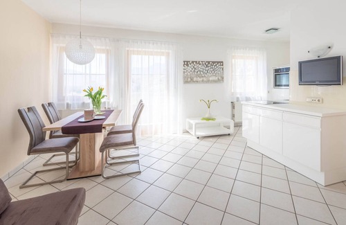 Tramin Apartment | Apartment Zwerger 'Süden' with balcony, pool and large sunbathing lawn