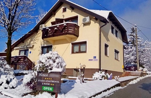 Seliste Dreznicko Apartment | Apartments and rooms Dragica, (16214), Selište Drežnicko, Croatia