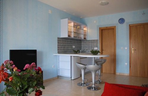 Maslinica Apartment | Apartments A1 with a view of Sesula Bay, a few minutes from the beach.