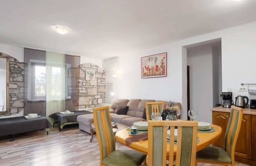 Novigrad Apartment | Apartments Bojan, (15153), Novigrad, Croatia