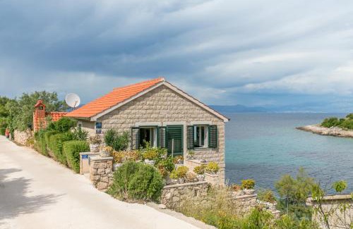 Cove Donja Krusica (Donje selo) Apartment | Apartments by the sea Cove Donja Kruscica - Donja Krusica, Solta - 11146
