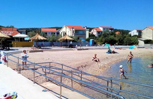 Kraj Apartment | Apartments by the sea Tkon, Pasman - 8302