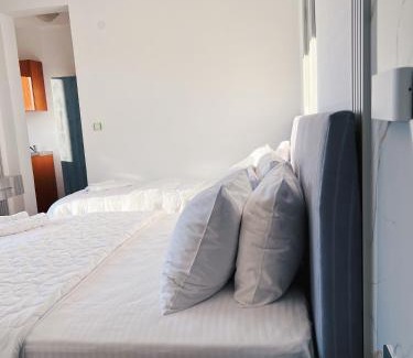 Gjerana Apartment | Apartments Fat e Jet - Pool & Breakfast