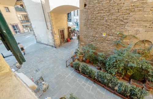 Oltrarno Apartment | Apartments Florence - Golden Tower with View