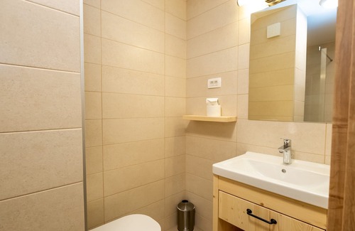 Ukanc Apartment | Apartments Goldhorn Kingdom - One Bedroom Apartment with Balcony (B)