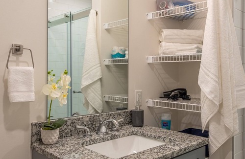 Cultural District Apartment | Apartments in Pittsburgh's Cultural District by Frontdesk