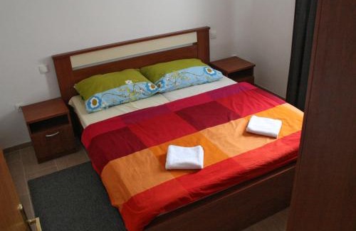 Cove Makarac (Milna) Apartment | Apartments Kristina