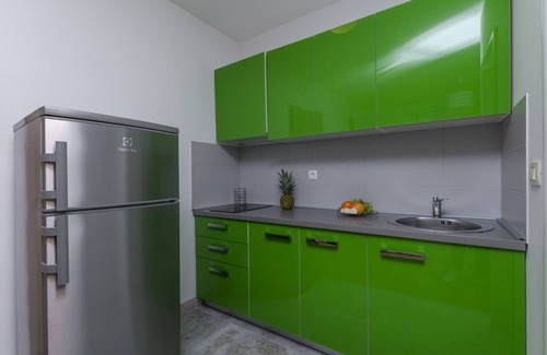 Ruskamen Apartment | Apartments Lorenzo (26581-A4) - Lokva Rogoznica