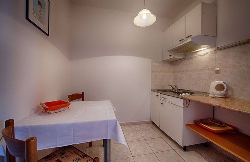 Pasadur Apartment | Apartments Malo Lago - One-Bedroom Apartment with Balcony and Sea View - 2nd floor (Apartment 6)