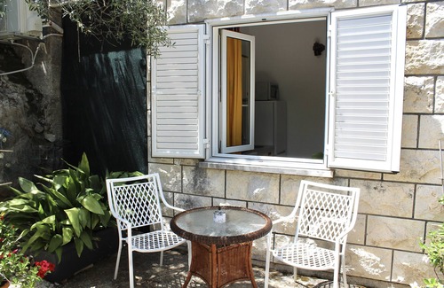 Hodilje Apartment | Apartments More & Ja - One Bedroom Apartment with Terrace and Sea View (1. istok)