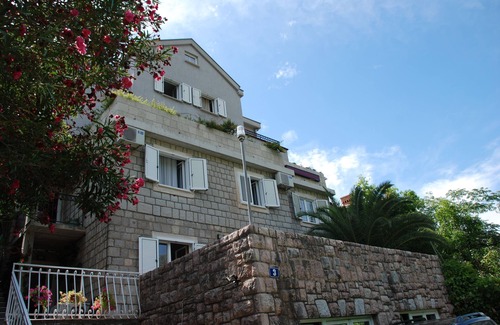 Przno Apartment | Apartments on the coast in the elite part of the Montenegrin coast.