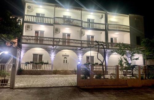 Gjerana Apartment | Apartments SR