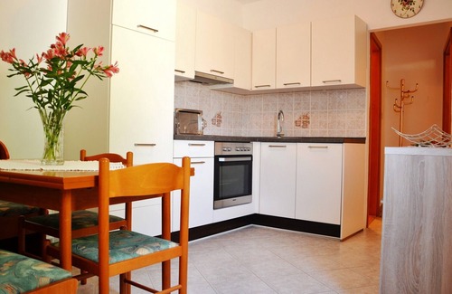 Pucisca Apartment | Apartments Tonka, (14490), Pućišća, Croatia