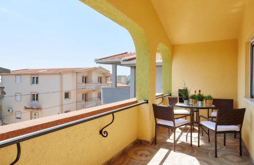 Burtaisi Apartment | Apartments Villa FourTuna