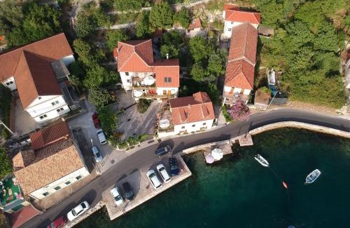 Lepetane Apartment | Apartments Villa Serventi