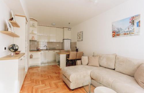 Golubovina Apartment | Apartments Viva Oliva