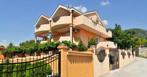 Mrcevac Apartment | Apartments Vuksanovic
