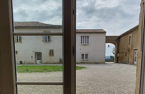 Airoux Apartment | Apartments with 3 bedrooms for 6 to 8 people, swimming pool, tennis, park .