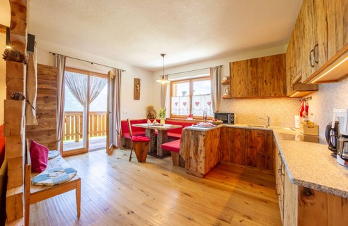 San Lorenzo di Sebato Apartment | Apartments with a unique view in a quiet location and swimming pool