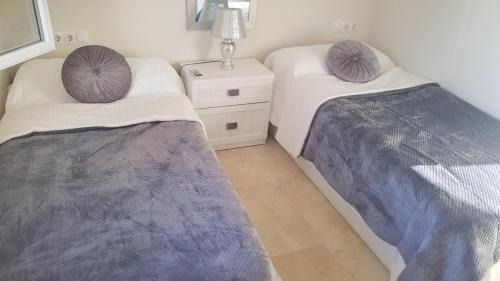 Castillo de Sabinillas Apartment | ApartmentSleeps4-Pool-Bbq-Garden-Ac