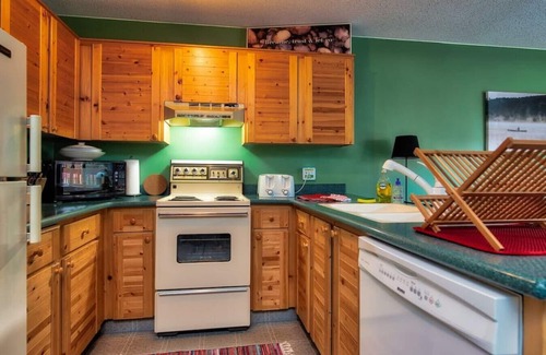 Okanagan-Similkameen Condo | Apex Mountain ~ Beaconsfield Getaway