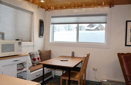 Okanagan-Similkameen Apartment | Apex Mountain ~ The Snuggle Inn ~ Cozy Apartment