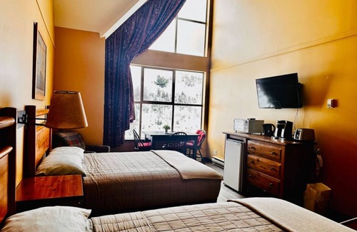 Okanagan-Similkameen Apartment | Apex Mountain ~ Alpine Ski Out ~ Apex Mountain Inn