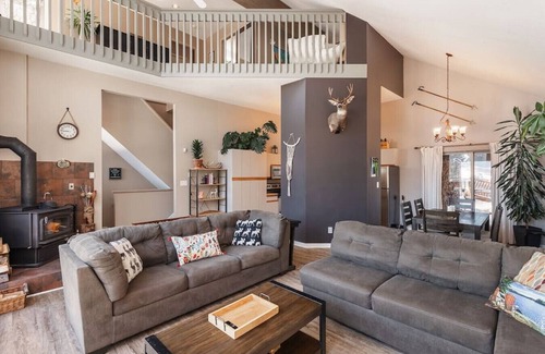 Okanagan-Similkameen House | Apex Mountain ~ Silver Moon Chalet