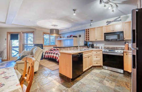 Okanagan-Similkameen Apartment | Apex Mountain ~ Creekside Lodge