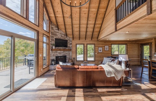 Innsbrook Ski Chalet | Apfel Haus by Innsbrook Vacations!
