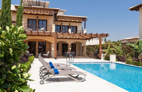 Aphrodite Hills Villa | Aphrodite Hills Elite Villas | Elite Junior Villa AJ04 | Private Pool | Hot Tub.