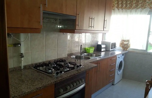 Rio de Mouro Apartment | Apis Yellow Apartment, Lift, Cable TV, Wifi