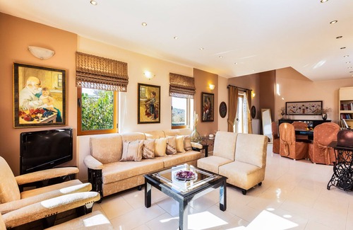 Armenoi House | Apoi Inn, cozy place between north and south!
