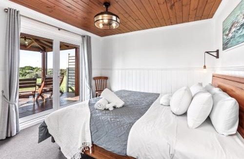 Marengo House | Apollo Bay Cottages- Sugarloaf