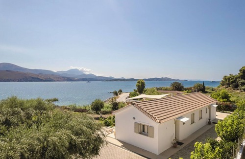 Argostoli Town House | Apollonides Seafront Villa 2 “Melete”