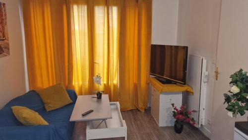 Evreux Apartment | App 1- Studio Lumineux et Jardin Hyper-Centre 5min gare
