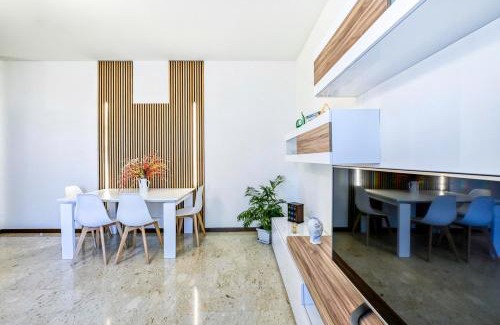 Ceriano Laghetto Apartment | App 106m2 2letti matrimoniali e divano letto, box free - LA CASA VERDE - MilanoFieraRhoComo Saronno MXP Monza Ceriano Laghetto