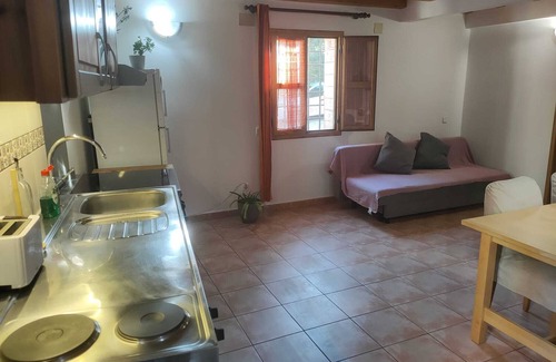 Sant Genis dels Agudells Apartment | App., 25 min plaça de Catalunja, rural quiet environment with parking lot