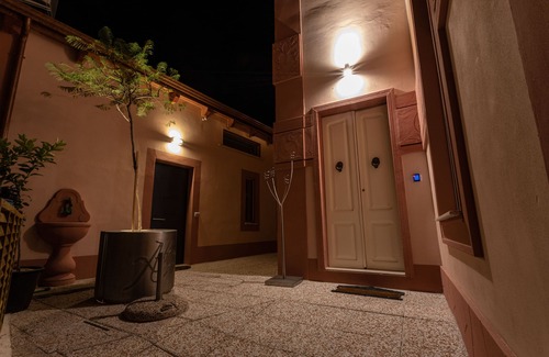 Oristano Historic Centre Apartment | App. for 6 person in the centre with jacuzzi & pool