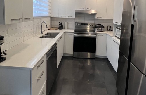 Saint-Mathieu Apartment | Appartement Complet sur la Rive-sud de Montréal
