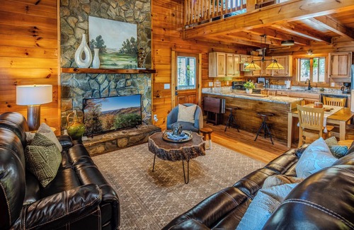Fleetwood Cabin | Appalachian Mountain Evergreen Retreat