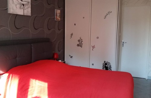 Neris-les-Bains Apartment | Apparently F2, 3 * refurbished