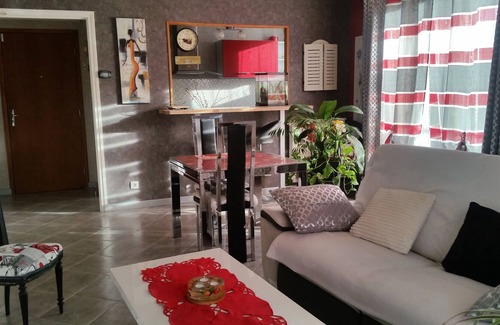 Neris-les-Bains Apartment | Apparently F2, 3 * refurbished